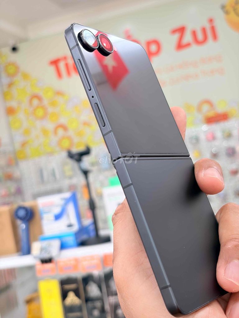 Фото 3: Samsung Z Flip 7: Siêu phẩm siu đẹp - Ram 12/256gb
