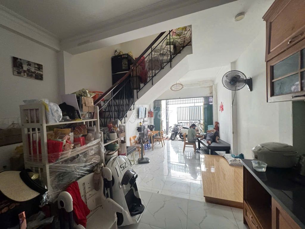 Фото 3: Дом в 2 этажа по адресу 220/50A Xô Viết Nghệ Tĩnh, P.21, площадь: 4 x 14 м (3 спальни + 3 санузла)