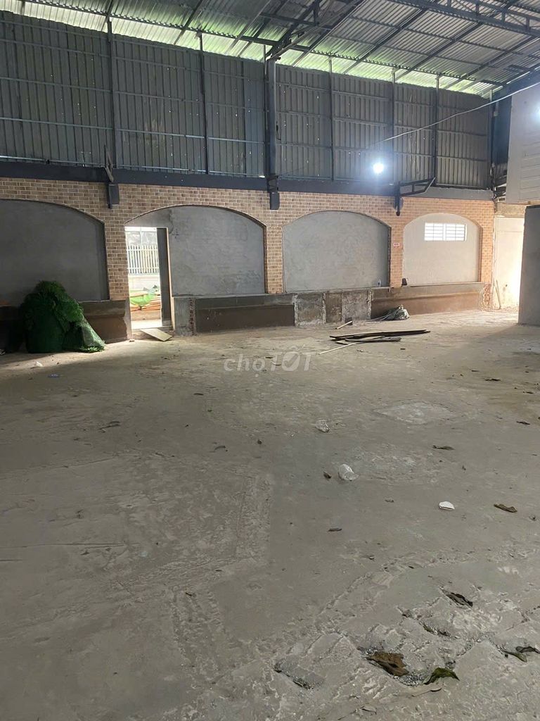 Фото 2: Аренда помещения 571 Huỳnh Tấn Phát, 60 млн, 400м², Q7, HCM