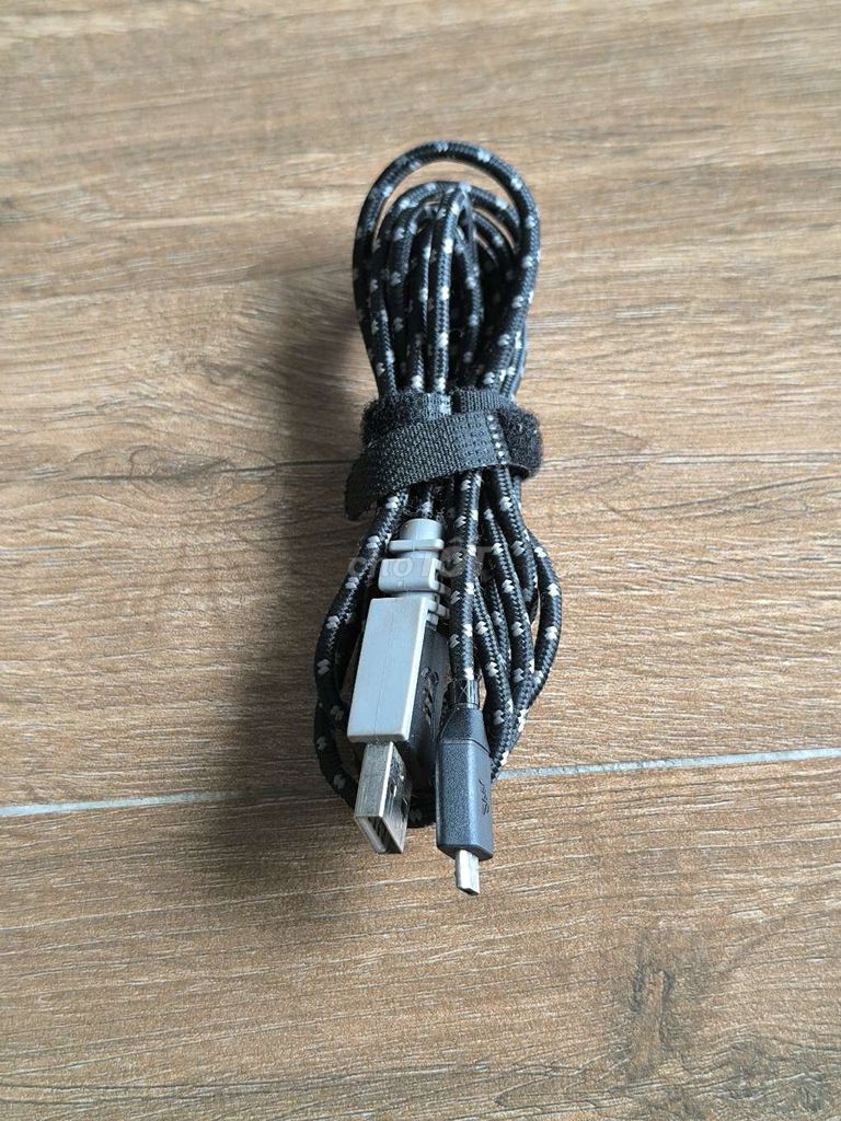 Cáp sạc Corsair Micro USB Dù Đen trắng