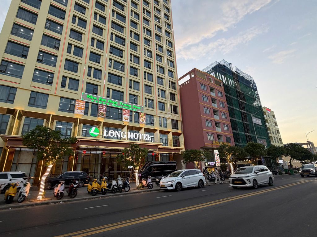 Фото 2: Аренда пустующего земельного участка на проспекте Во Нгуен Зяп, рядом с Crown