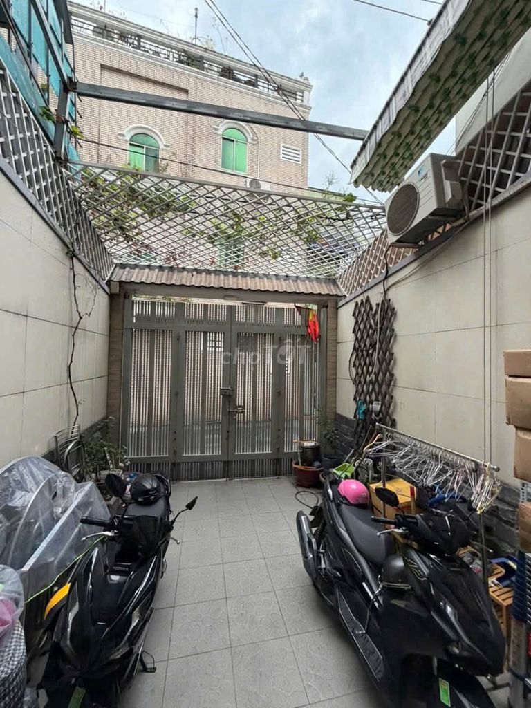 Фото 2: ПЕРЕУЛОК 8м, ПРОХОДНОЙ К GÒ DẦU_TÂN HƯƠNG, 4x25м, 6м двор, БЕТОН 3 этажа 4 спальни_4 санузла