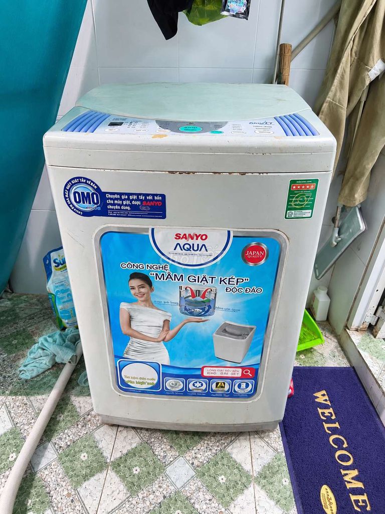 Стиральная машина Sanyo Aqua белая с двойным активатором