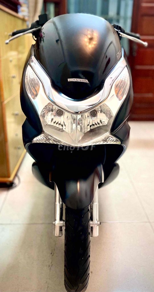 Фото 3: Honda PCX матовый чёрный, скутер