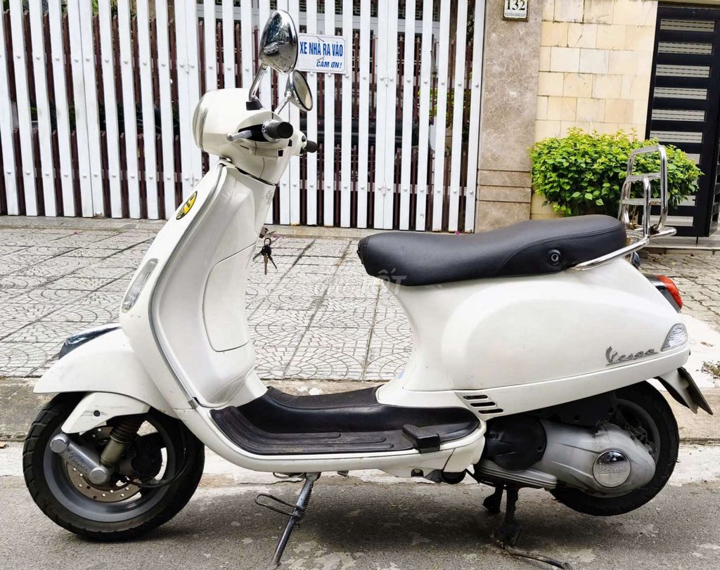 Фото 2: Piaggio Vespa 3Vie белый, двигатель заводской, работает очень тихо