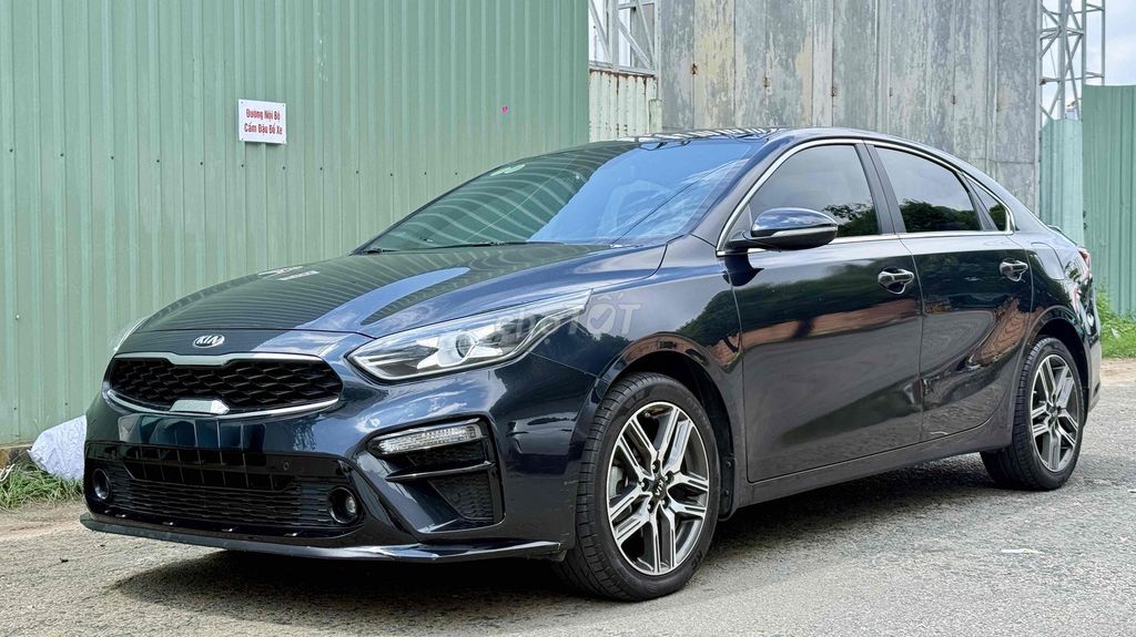 Фото 2: Kia Cerato 2.0 Premium 2021 Черный - Серый 62000 км