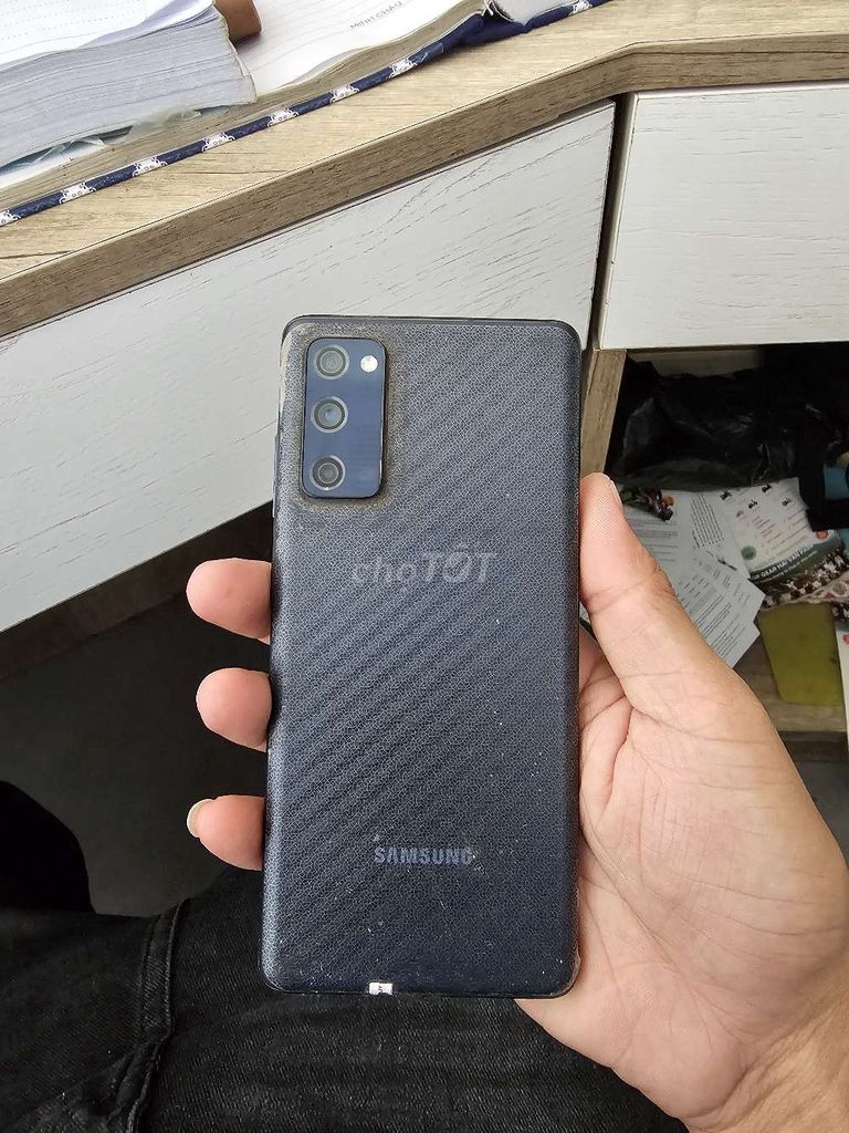 Фото 2: Samsung Galaxy S20 FE Черный
