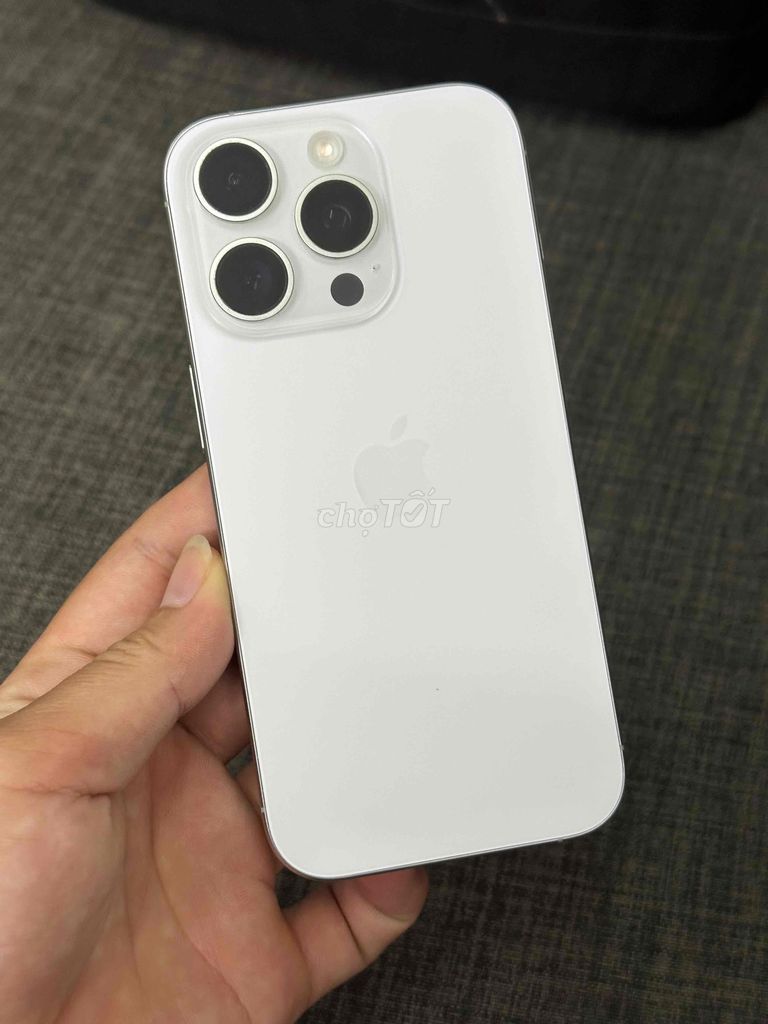 Apple iPhone 16 Pro 256GB Серебристый 95%