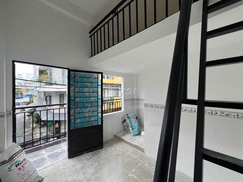 СДАЁТСЯ НОВЫЙ DUPLEX С БАЛКОНОМ, БЕСПЛАТНАЯ ПАРКОВКА ДЛЯ МОТОБАЙКА РЯДОМ С CELADON, AEON TPHU🔥