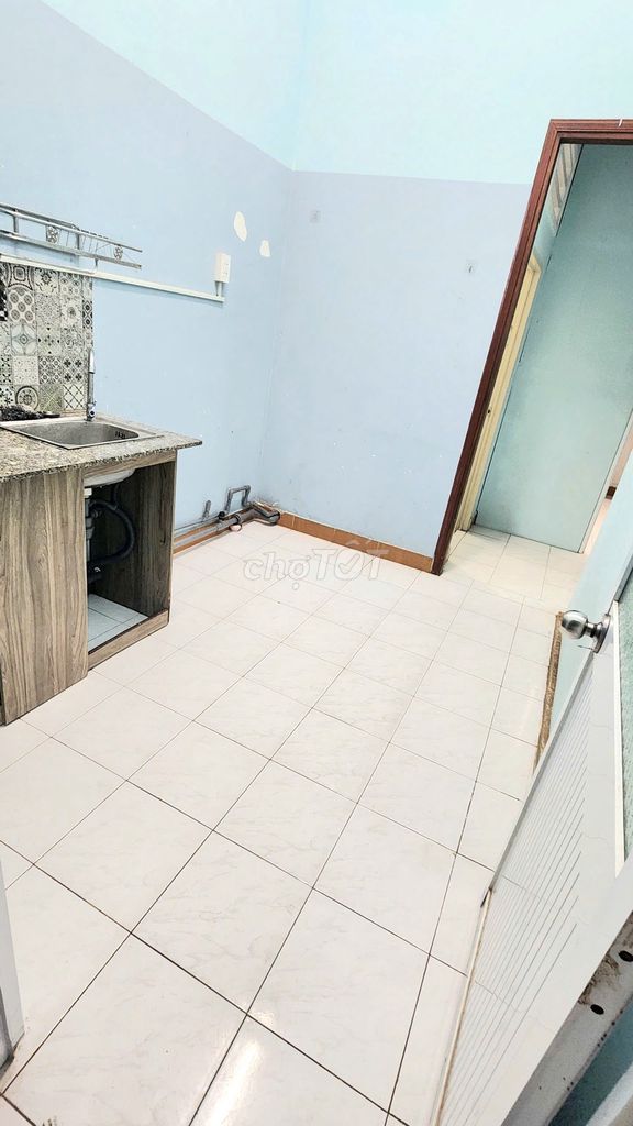 Фото 3: 2 спальни с антресолью 45м2, окно, полная мебель 5,5 млн Конгхоа, 12-й район