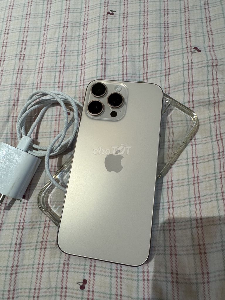 iPhone 16 Pro Max 256GB золотой международный Вьетнам