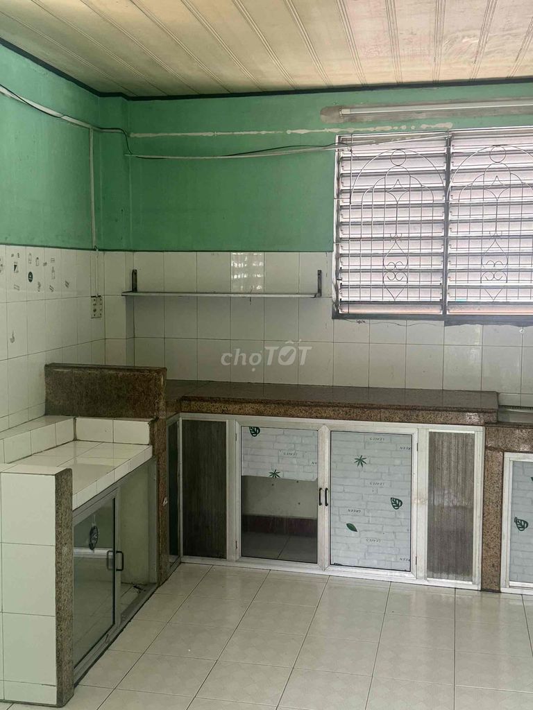 Фото 2: Комната в аренду 25 м² недорого, район 5