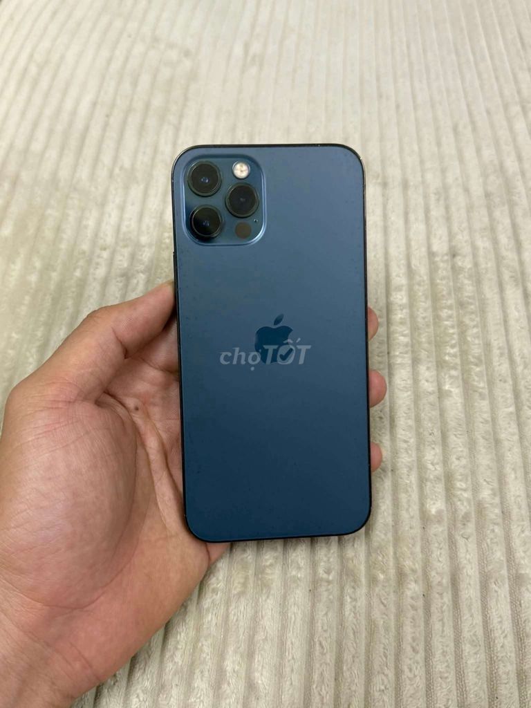 Apple iPhone 12 Pro синий