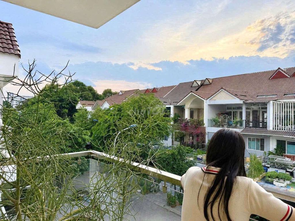 Городской дом в районе Jamona Home Resort