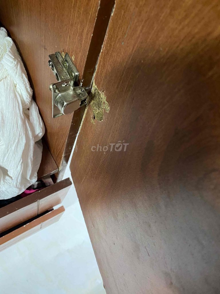Фото 3: Шкаф для одежды из белого дерева