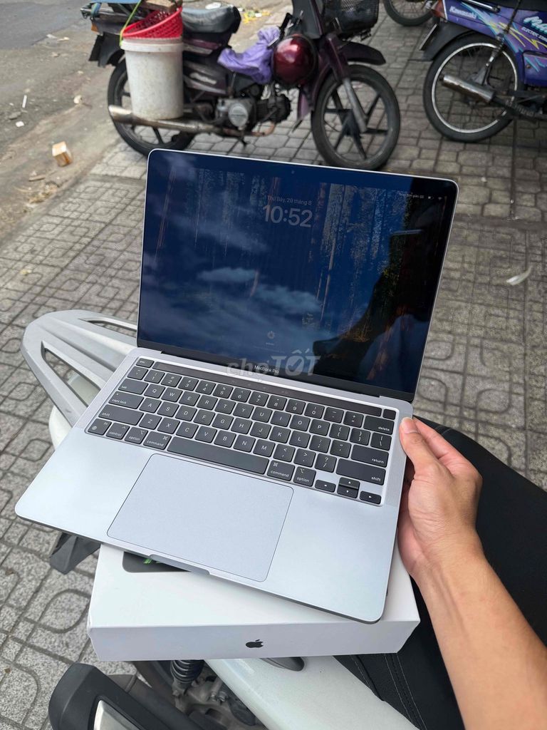 Фото 3: Apple Macbook Pro 13 M1 16GB/256GB 99% pin 93