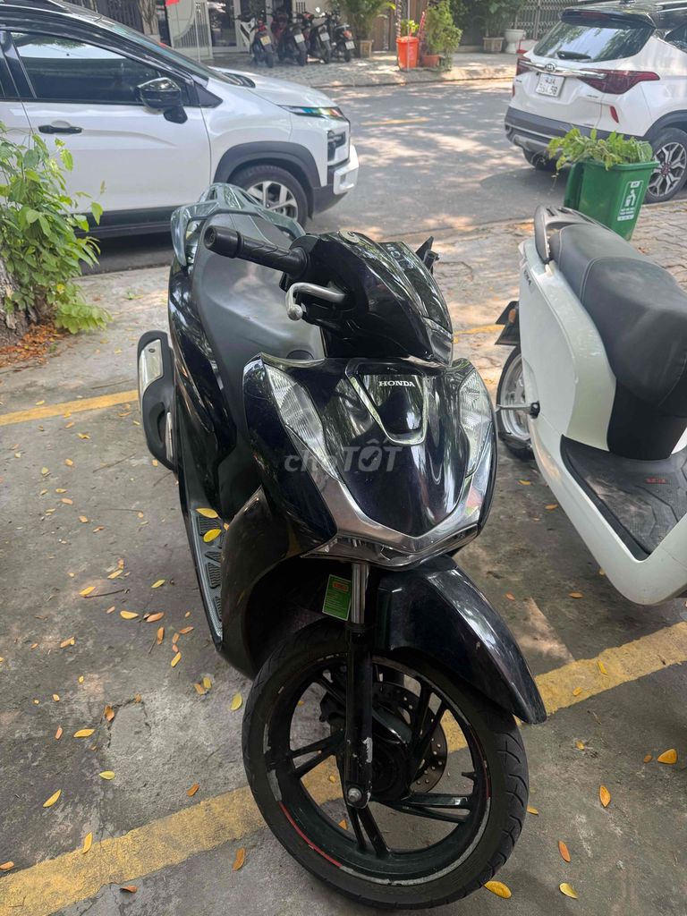 Фото 3: Honda SH 150 CBS 2021 Черный 35000 км