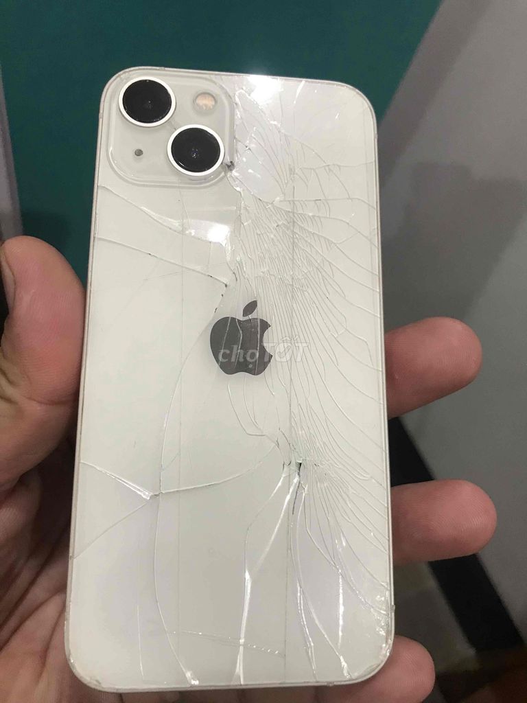 Фото 3: Продам iPhone 13 после падения