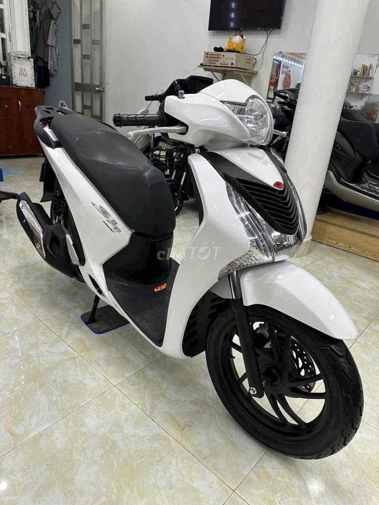 Фото 2: Honda SH 150cc 2015 Белый