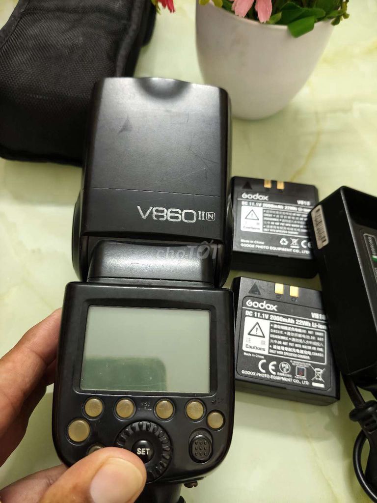Фото 3: Вспышка Godox V860II черная 2000mAh