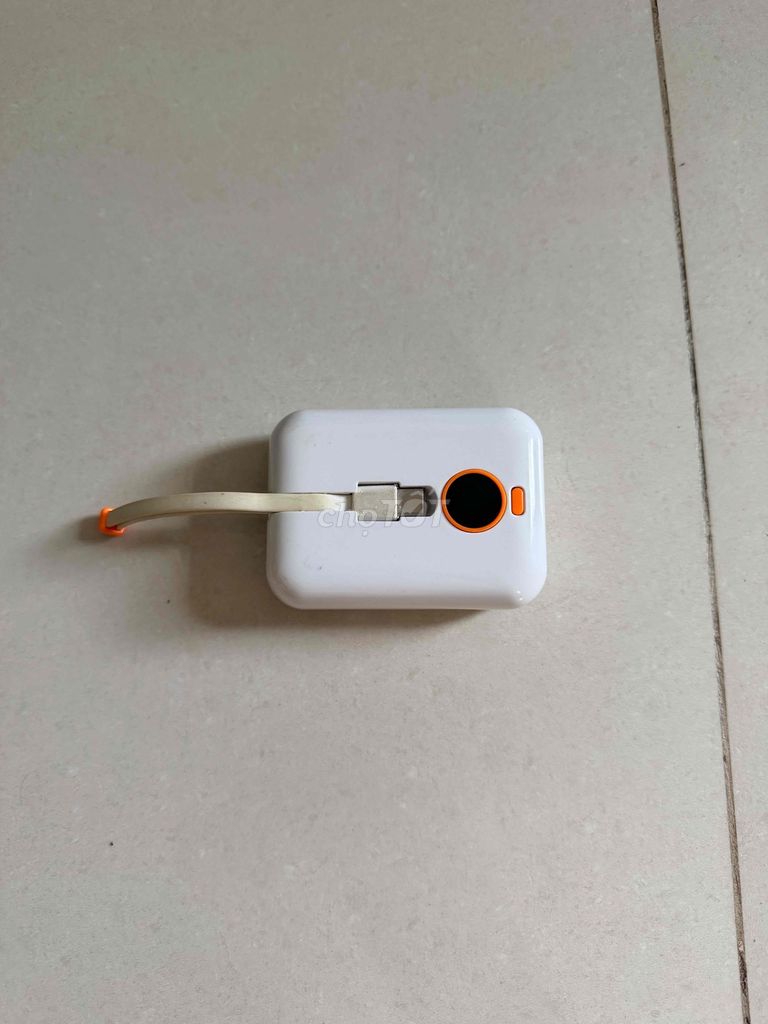 Внешний аккумулятор 10000mAh белый