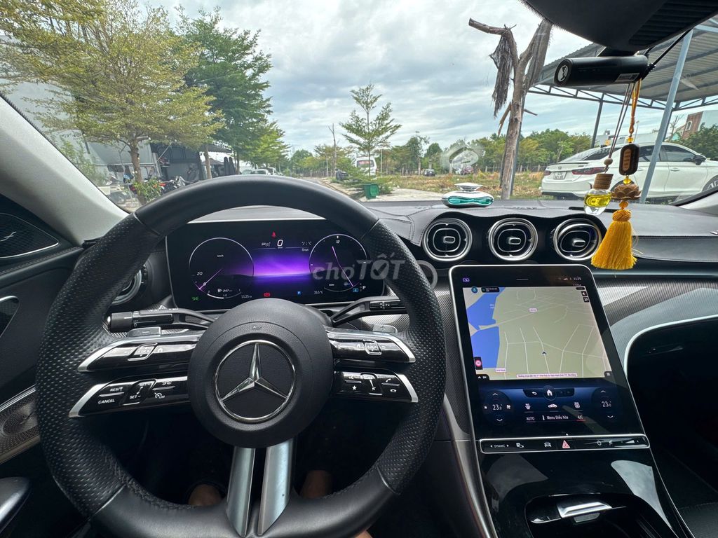 Фото 3: Mercedes C300 AMG 2024 автоматическая, черный