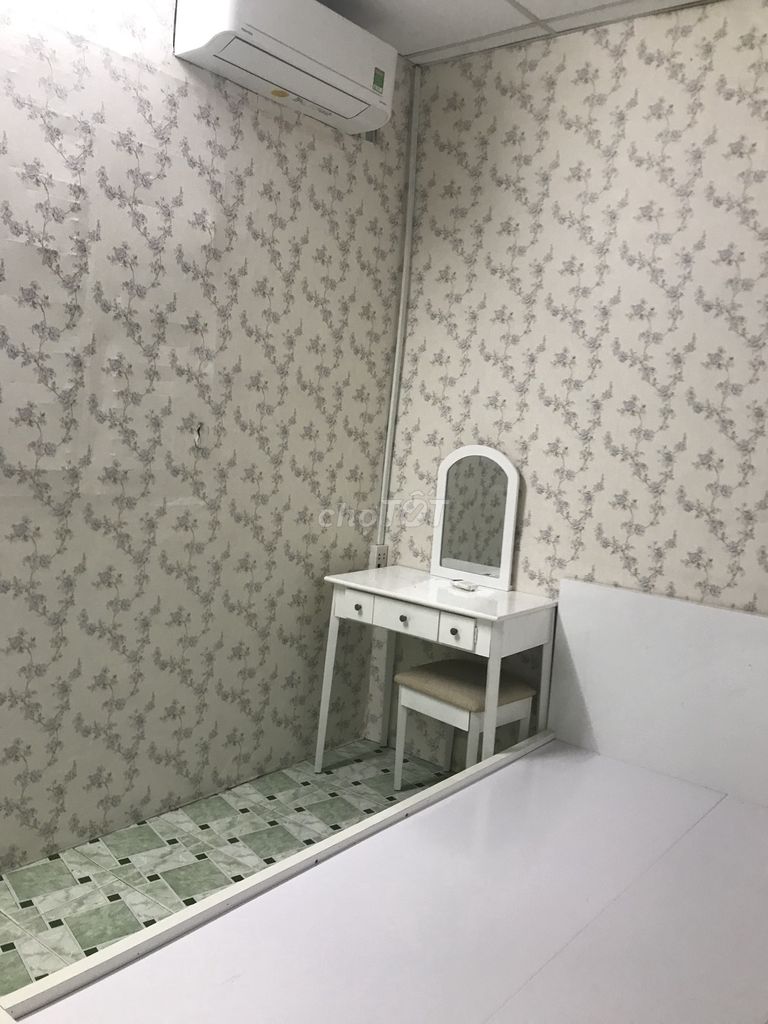 Фото 2: Дом 1 этаж, ещё новый, 4м x 11м, 2 спальни (есть 2 кондиционера), переулок 3м Хонг Банг