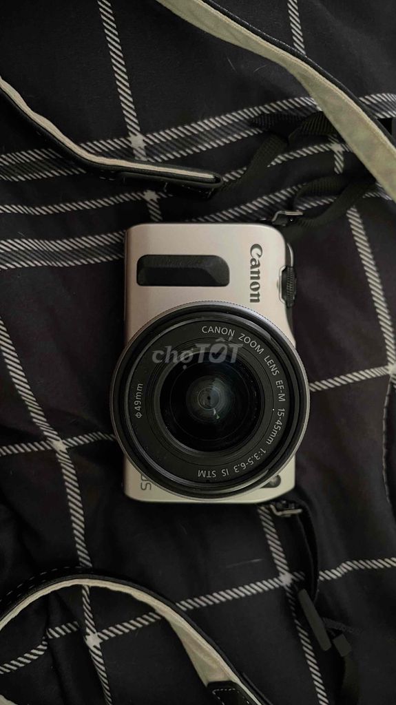 Продам фотоаппарат Canon M с объективом 15-45 и фиксом