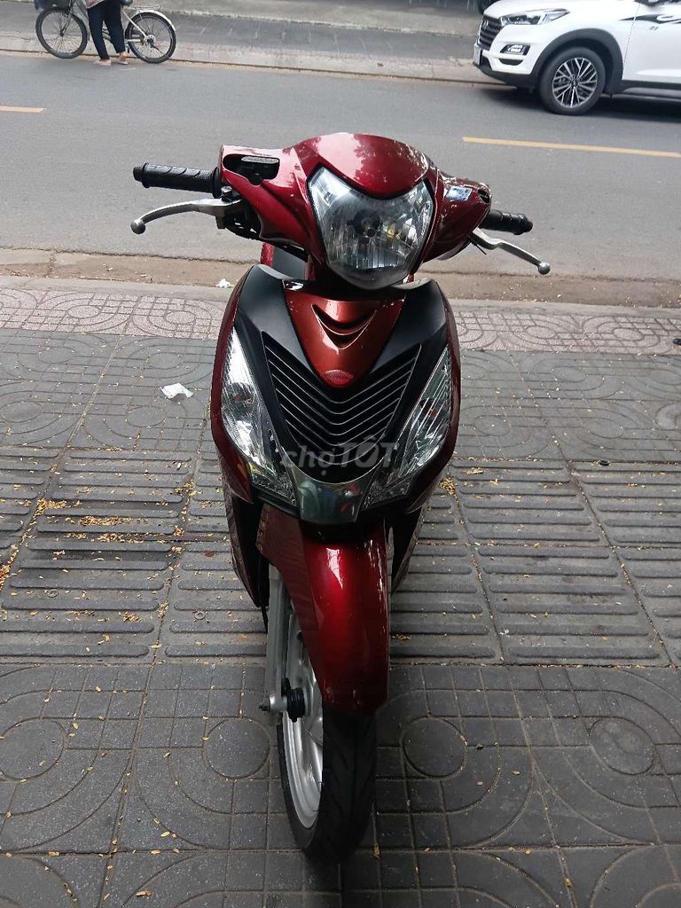 Honda Vision 2017 Красный