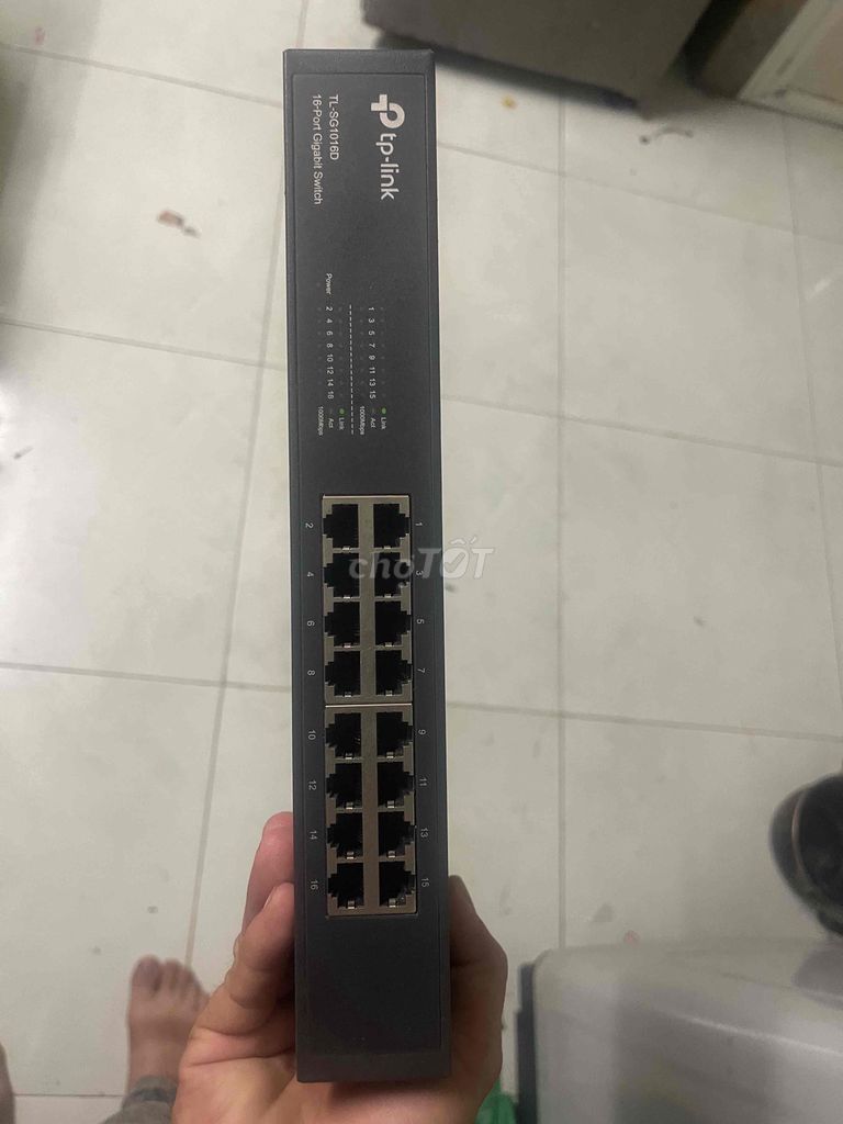 Фото 2: TP-Link TL-SG1016D 16 портов черный