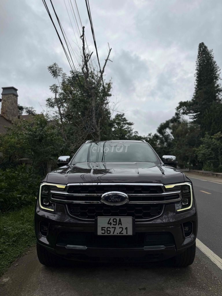 Фото 2: Ford Everest Titanium 4WD( 2 cầu ) 2023 Nâu 7 chỗ