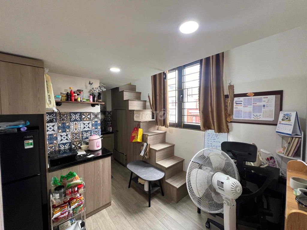 Фото 2: 🏡 Duplex с окнами, полностью меблирован, рядом с Phú Mỹ Hưng, всего от 4 🍠