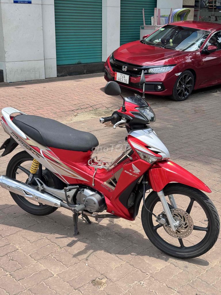 Фото 2: Honda Future X красный, мотоцикл с полуавтоматической коробкой передач