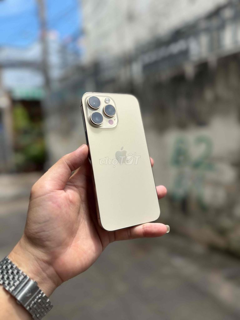 Apple iPhone 14 Pro Max 256GB В золотом цвете, б/у
