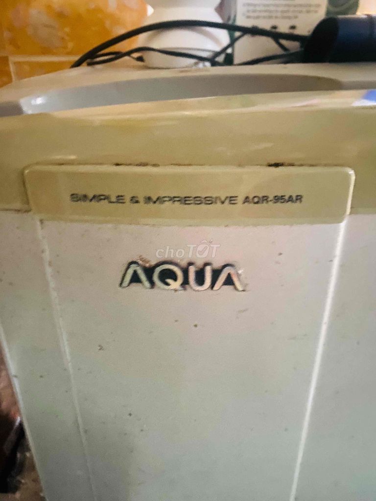 Фото 3: Холодильник Aqua AQR-95AR серый 90л