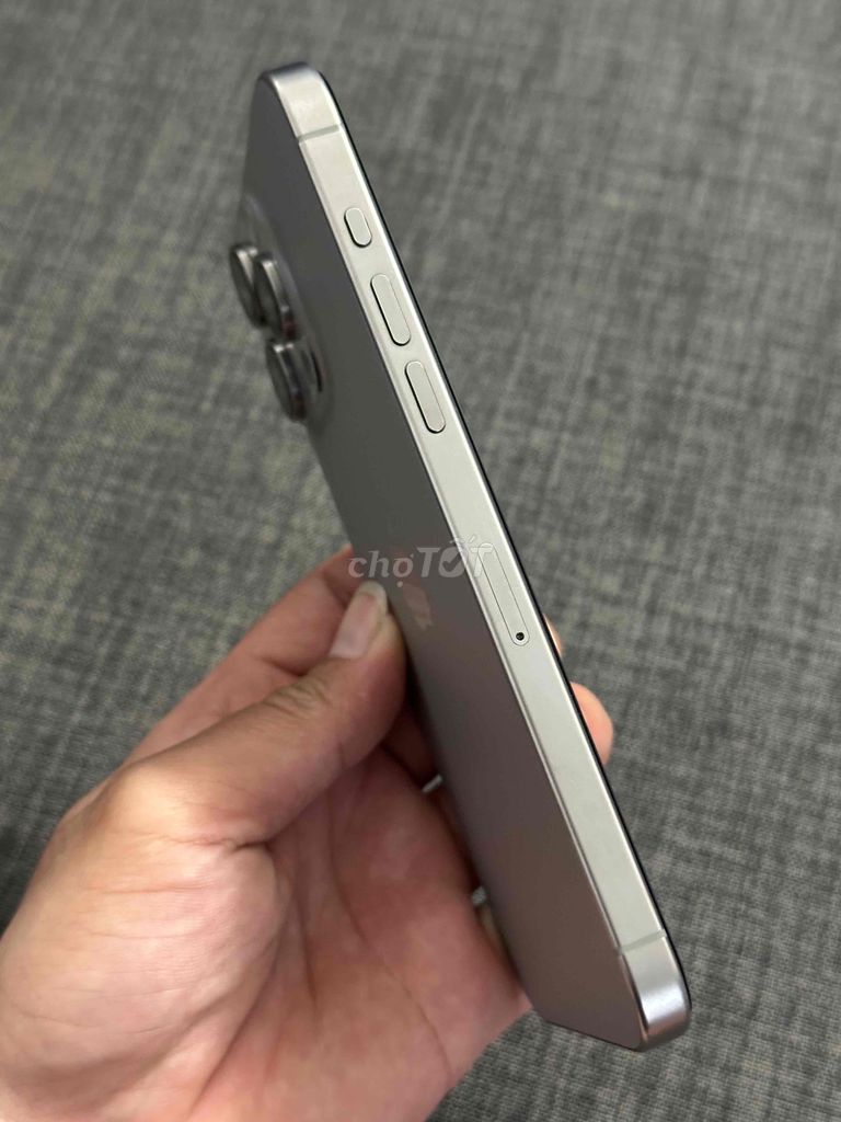 Фото 2: Apple iPhone 15 Pro Max 256GB Серый