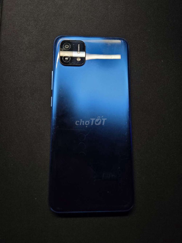 Oppo A16K синий, задняя крышка потерта