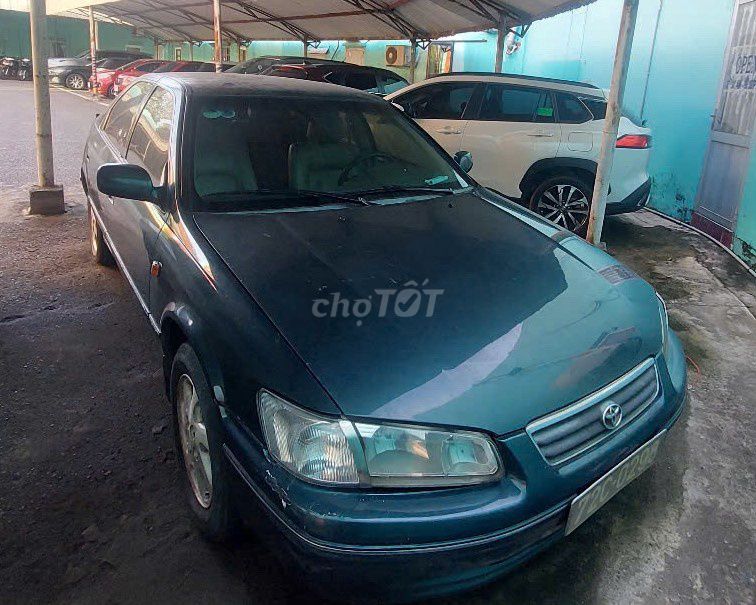 Распродажа TOYOTA CAMRY-2002, темно-синий, механическая коробка передач