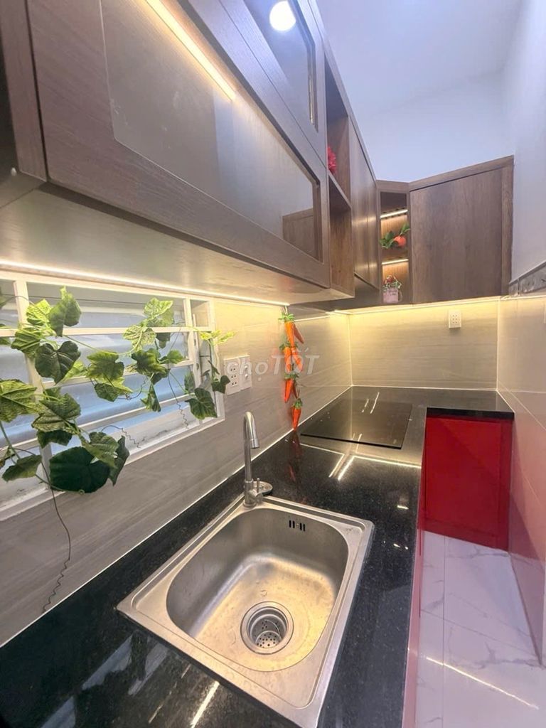 Фото 2: ПРОДАЖА ДОМА P.11 BÌNH THẠNH - 24М², 2 ЭТАЖА, ПОЛНАЯ МЕБЛИРОВКА, ОКОЛО 3 МЛРД