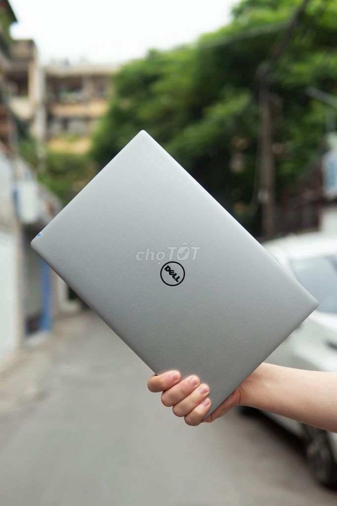 Dell XPS 13 9360 i7-8550U 13.3 дюйма 256GB как новый