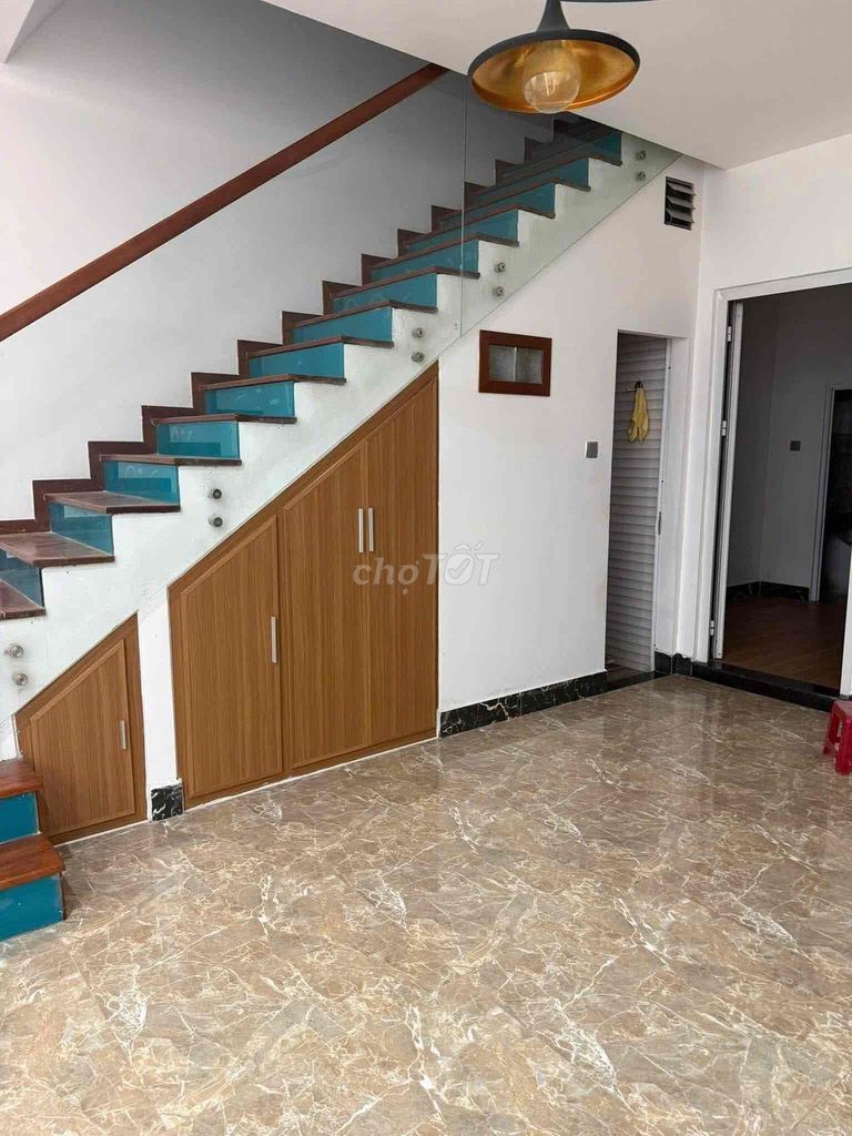 Сдается дом 2 этажа, дорога 7м5, улица Ханг, район Ны Ши - напротив школы