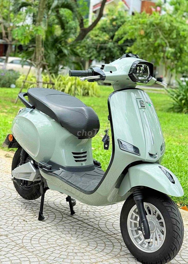 Xe máy điện Vessp Takumi 50cc 2025 Xanh bạc hà