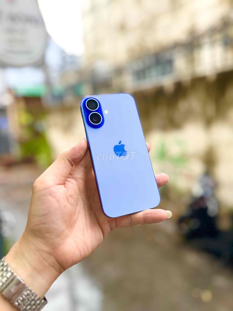 Apple iPhone 16 128GB синий 98%