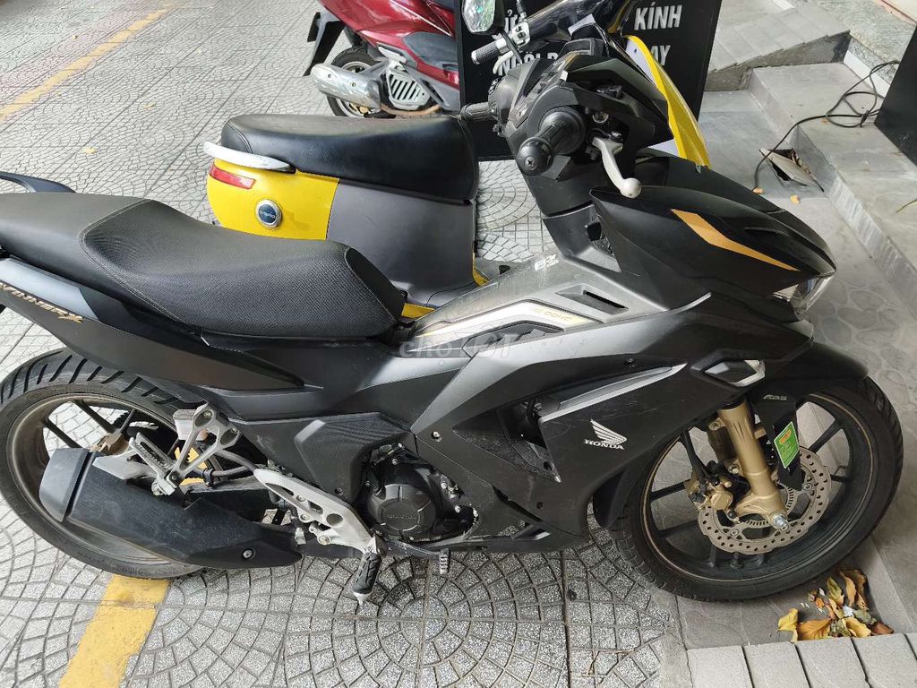 Фото 3: Honda Winner X 2023 Черный 3.427 км