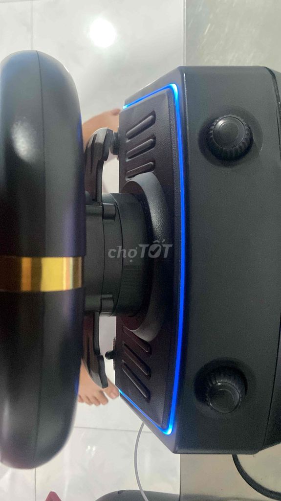 Игровой руль R808 черный, пластиковые педали