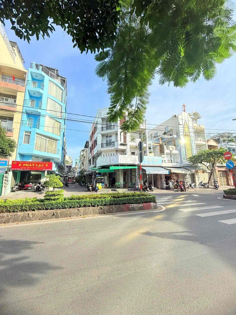 Фото 2: СОБСТВЕННИК ПРОДАЁТ ДОМ С 2 ФАСАДАМИ НА BINH THOI, Р-Н 11 – 4 ЭТАЖА – 16,5 МЛРД, ТОРГ НЕВОЗМОЖЕН