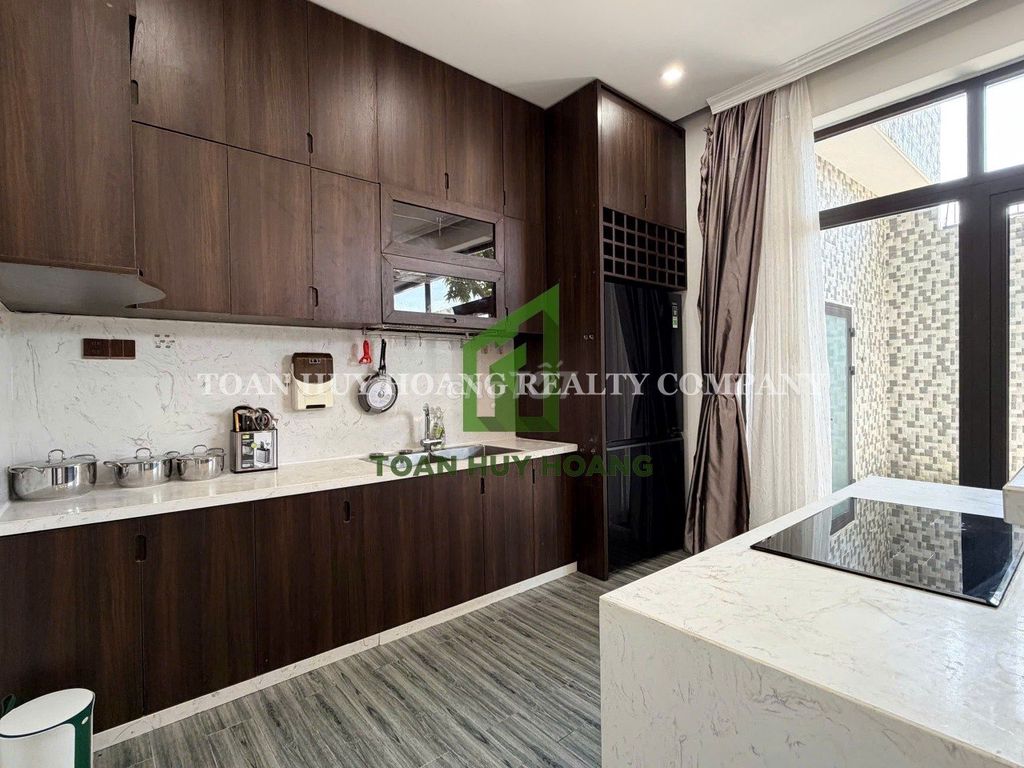 Фото 3: Вилла в районе Най Хиен Донг, Дананг | 180м² | 3 спальни | Гараж для автомобиля
