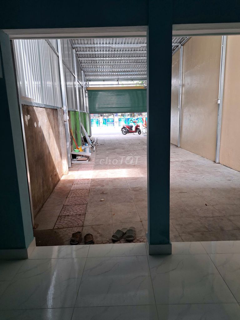 Mặt bằng MT đường ĐHT 02 gần chợ Cây Sộp, 4,5 x 26m, giá 15 triệu/tháng