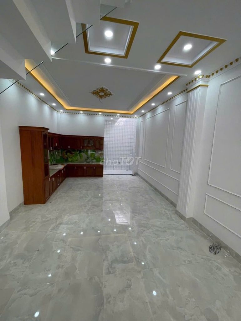 Фото 3: Аренда дома, фасад 49A Lê Lai, проход на Hà Bá Tường, Фыонг 12, район Танбинь.