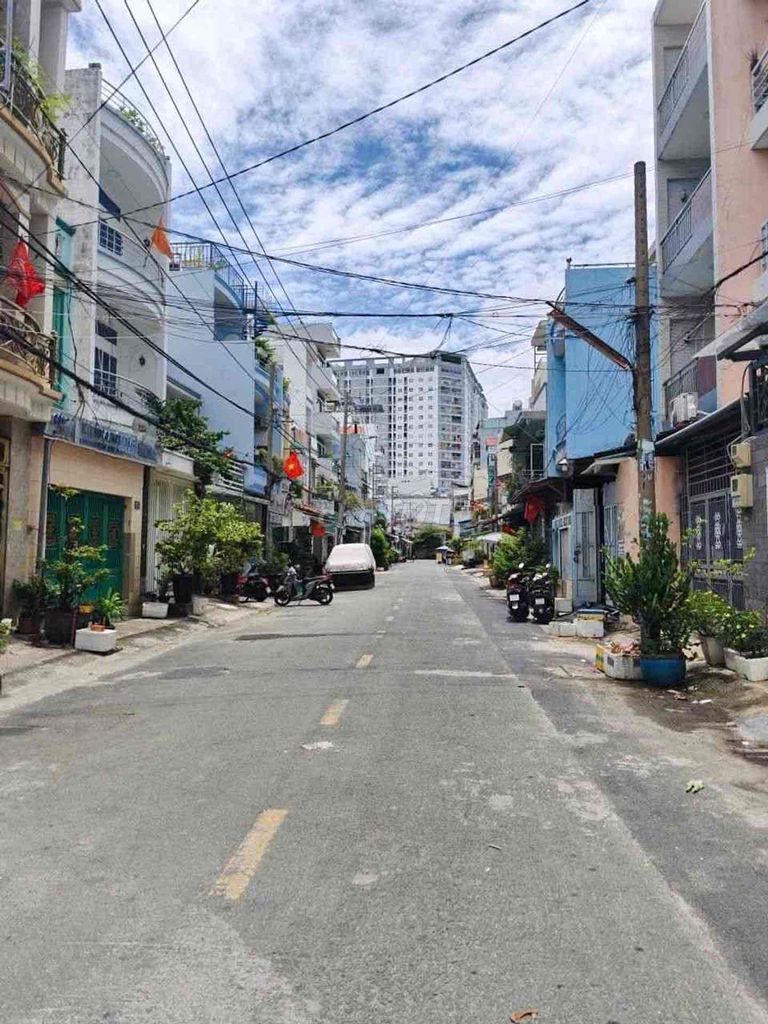 HXH парковка у двери – прямо у перекрёстка 4 Xã – Phan Anh, Tân Phú – 80м² – 3 этажа – 4 спальни